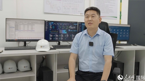 哈薩克斯坦能源投資公司副總經(jīng)理、總工程師張亮在接受人民網(wǎng)記者采訪。 人民網(wǎng)記者 葛泰佚攝