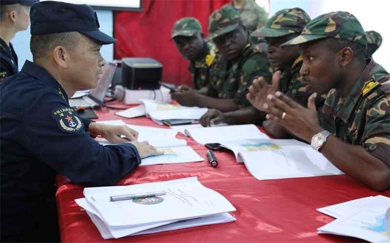 聯合導演部磋商。崔曉洋攝