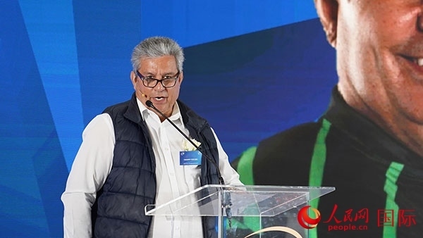 茨瓦尼市市長委員會(huì)成員漢內(nèi)斯·科茲致辭。人民網(wǎng) 張茜攝