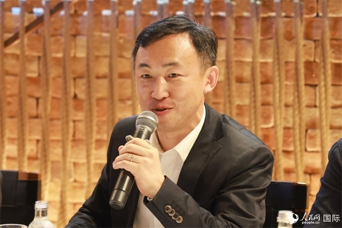 中國駐里約熱內(nèi)盧代總領(lǐng)事王海濤在座談會上致辭。人民網(wǎng)記者 陳海琪攝