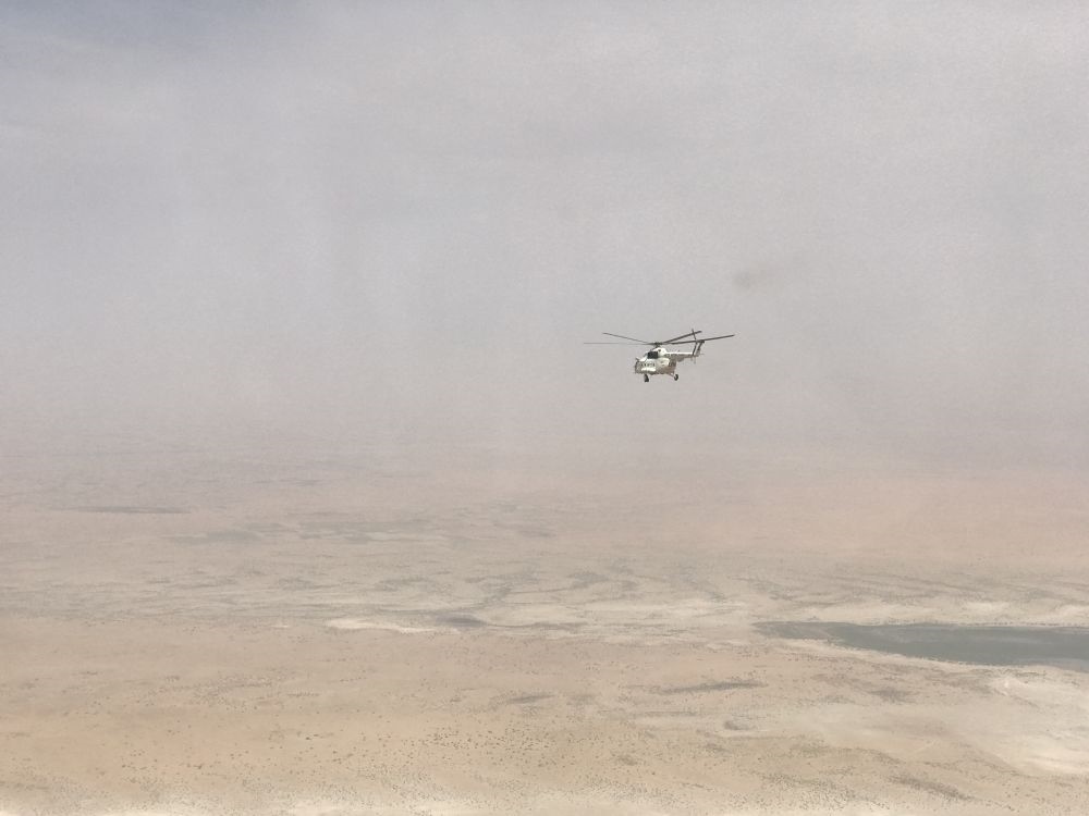 2017年8月8日，中國首支維和直升機分隊直升機飛行在蘇丹達(dá)爾富爾任務(wù)區(qū)上空。