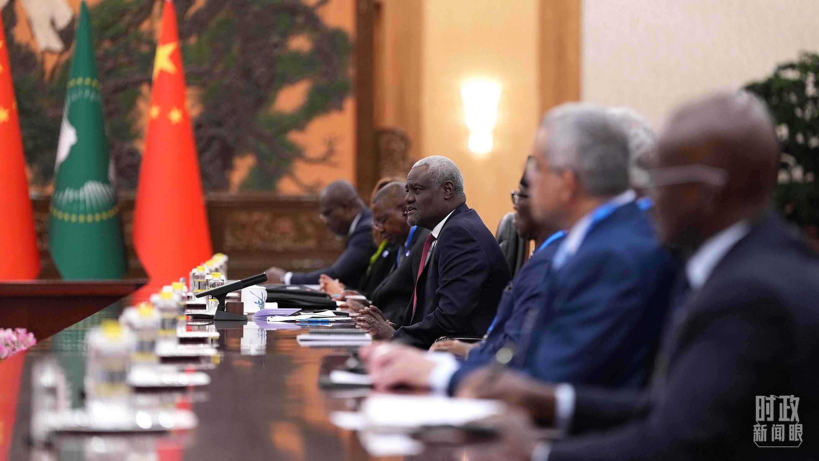  △正在參加會晤的非盟委員會主席。（總臺央視記者彭漢明拍攝）