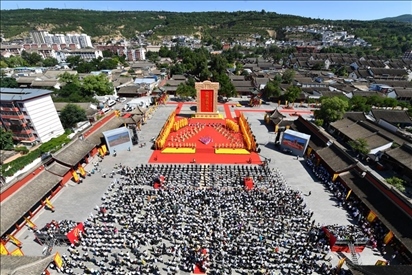 公祭伏羲大典現(xiàn)場。新華社發(fā)（周文濤 攝）