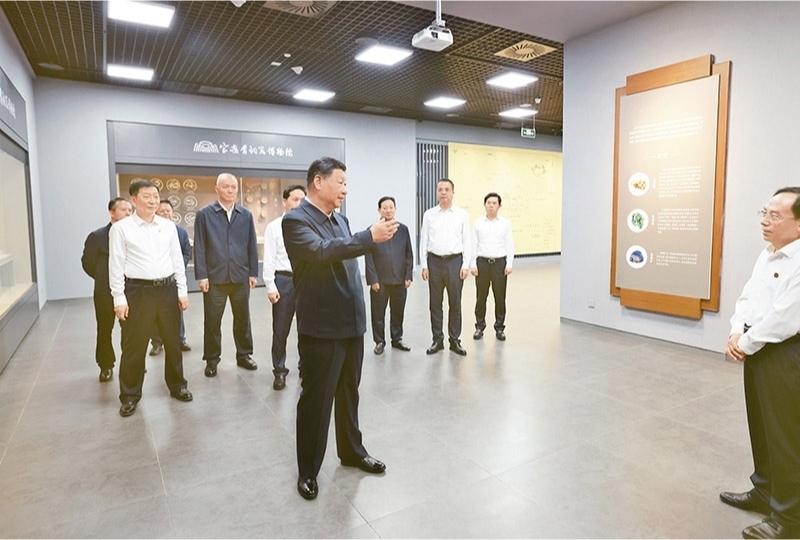2024年9月10日，中共中央總書記、國家主席、中央軍委主席習近平在前往甘肅考察途中，來到陜西省寶雞市參觀寶雞青銅器博物院。 新華社記者 王曄/攝