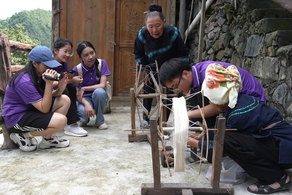 南開大學師生在貴州省雷山縣南猛村了解鄉(xiāng)村振興成就。（受訪者供圖）