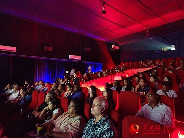 塞舌爾首屆中國電影節(jié)開幕式現(xiàn)場。人民網記者 黃煒鑫攝