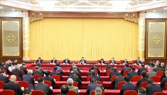 2024年3月6日，中共中央總書記、國家主席、中央軍委主席習(xí)近平看望參加全國政協(xié)十四屆二次會(huì)議的民革、科技界、環(huán)境資源界委員，并參加聯(lián)組會(huì)，聽取意見和建議。新華社記者 黃敬文 攝