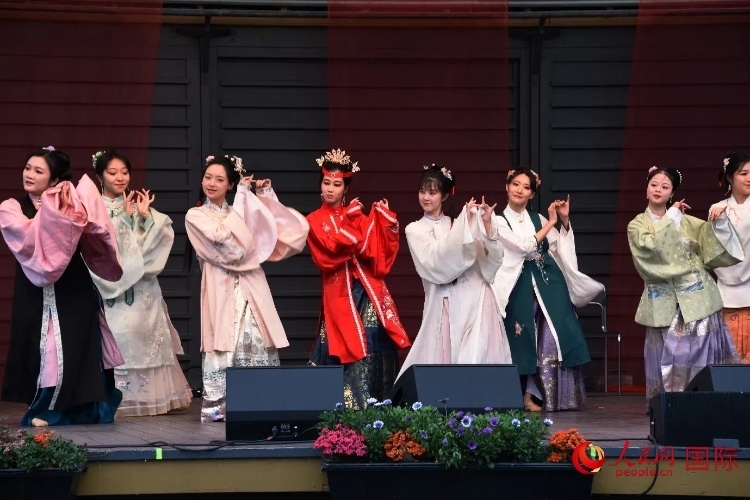 中國(guó)舞《紅樓夢(mèng)》。人民網(wǎng)記者 殷淼攝