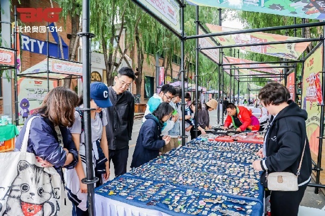 “潮燃運(yùn)動(dòng)節(jié)”吸引了大量民眾參與。主辦方供圖