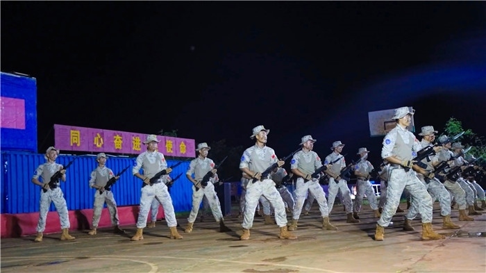 刺殺操展示氣勢沖天。孫千攝