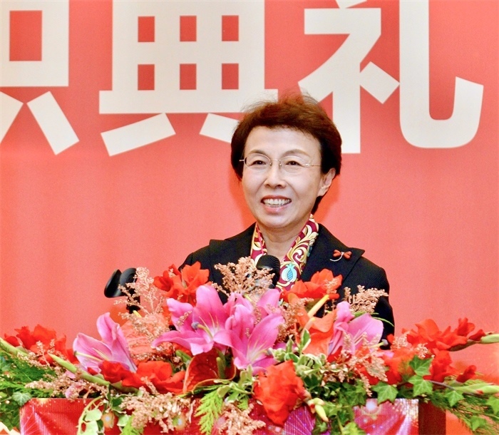 中國僑聯(lián)副主席程紅出席比利時(shí)浙江籍僑團(tuán)聯(lián)盟第二屆主席團(tuán)就職典禮并致辭。比利時(shí)浙江籍僑團(tuán)聯(lián)盟供圖