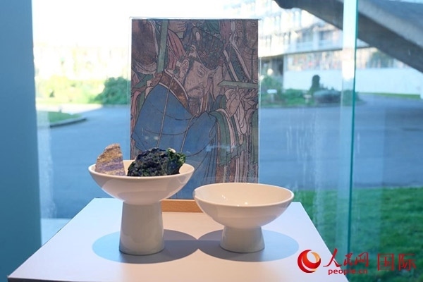 壁畫礦物質(zhì)顏料展示。人民網(wǎng)記者 尚凱元攝