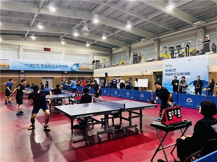圖為中韓業(yè)余乒乓球友誼賽現(xiàn)場。 首爾中國文化中心供圖