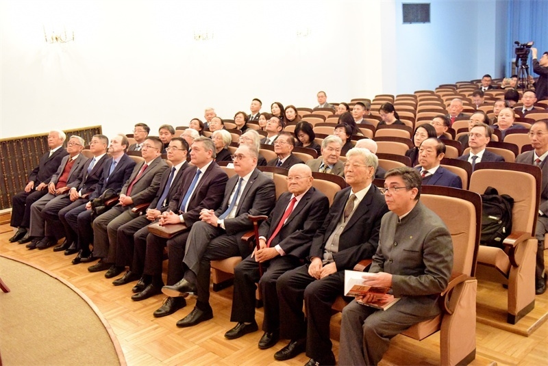 5.中俄資深外交官、學(xué)者、新聞媒體代表等70余人出席活動(dòng)。 主辦方供圖
