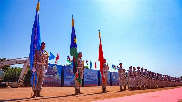 授勛官兵莊嚴(yán)列隊(duì)。王軍杰攝