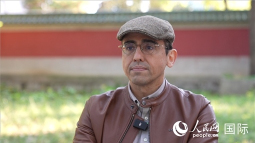 巴西漢學家喬治·西內迪諾（中文名“沈友友”）。人民網記者 劉寧攝