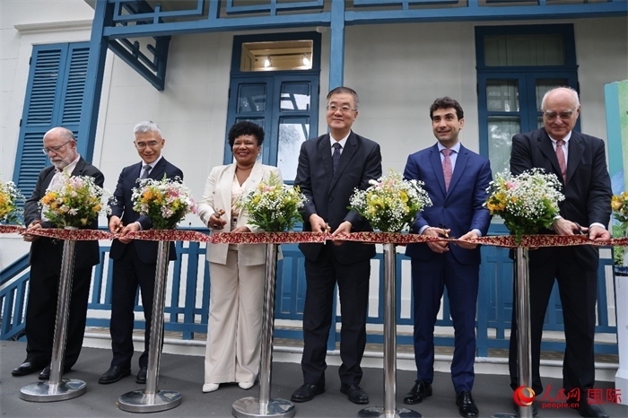 活動上，中巴嘉賓共同為“茶緣·中巴友誼園”剪彩，標(biāo)志著中巴友誼園中“茶之道”展覽正式開幕。人民網(wǎng)記者 張志文攝