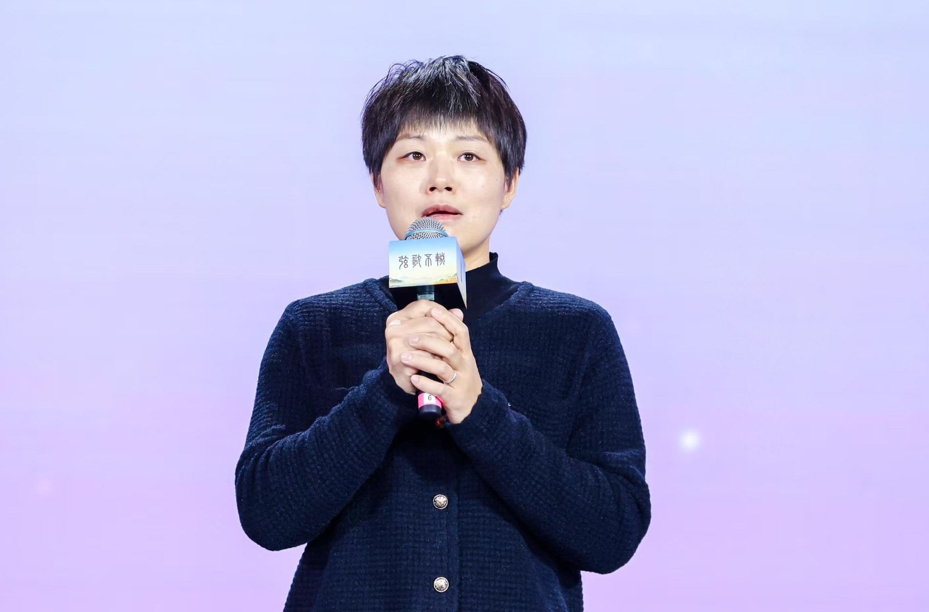 “中國好人”欒留偉妻子薛巧艷。人民視頻供圖。