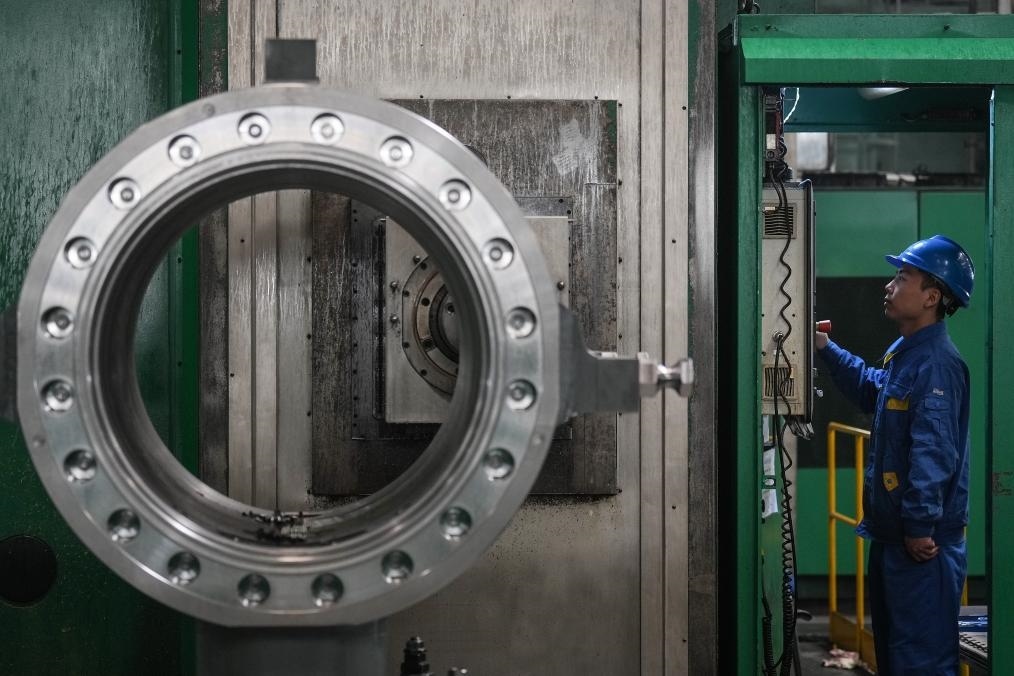 2023年2月14日，沈陽鼓風(fēng)機(jī)集團(tuán)股份有限公司的工人在車間工作。新華社記者 潘昱龍 攝