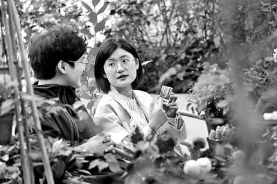 “90后”湖州姑娘沈吉從英國畢業(yè)后回國創(chuàng)業(yè)，為家鄉(xiāng)做貢獻(xiàn)。新華社發(fā)