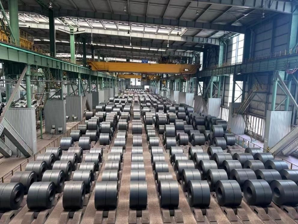 某鋼鐵工廠的自動生產(chǎn)線。人民網(wǎng)記者 王紹紹攝