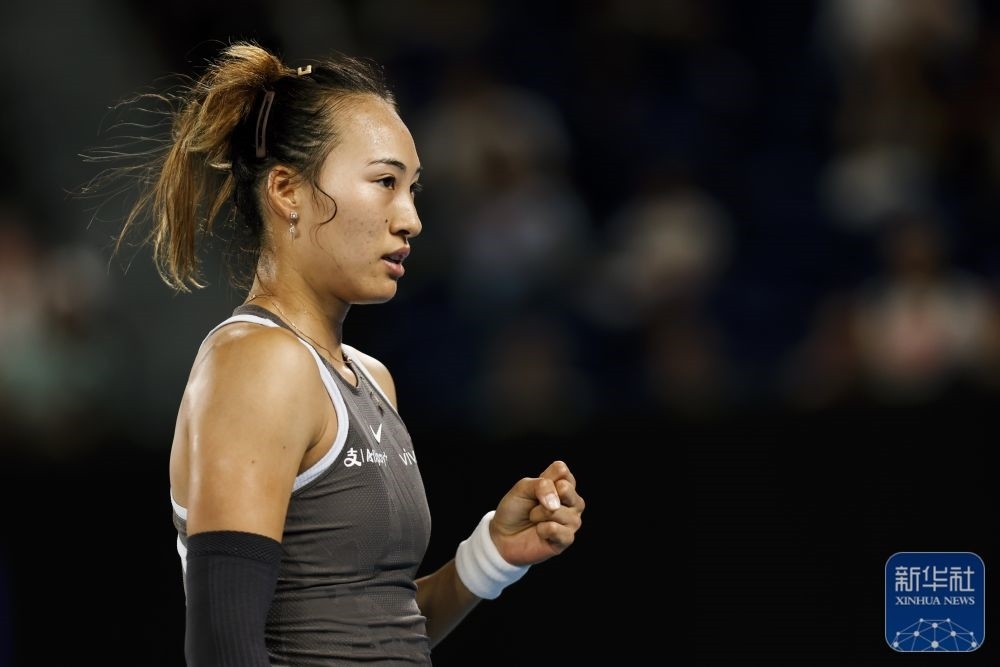 ↑鄭欽文在比賽中慶祝得分。新華社記者 馬平 攝