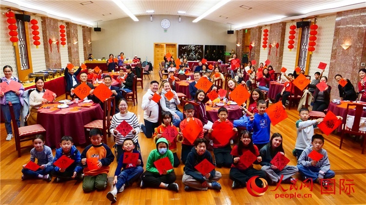 威廉蘭德小學(xué)師生活動現(xiàn)場合影。李鑫江攝