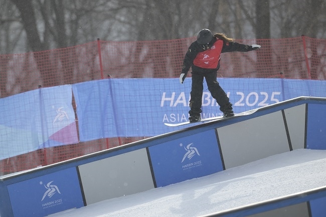2月8日，張小楠在比賽中。新華社記者 楊冠宇攝