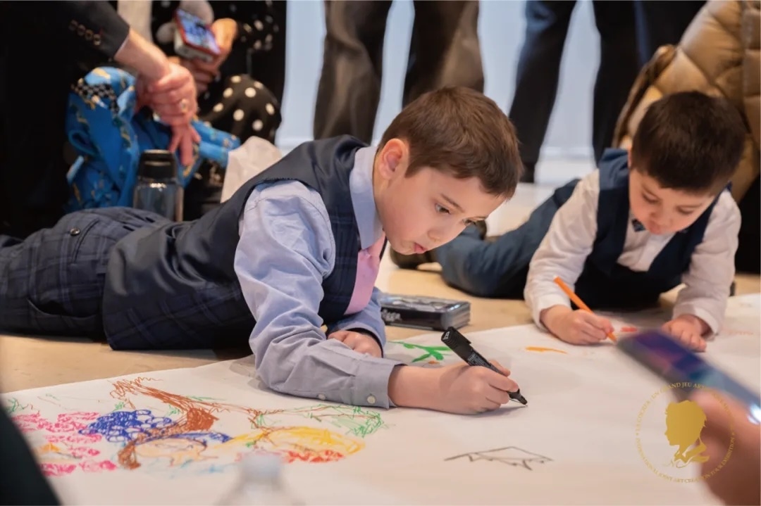 圖5：第三屆國際藝術(shù)聯(lián)創(chuàng)聯(lián)展盛大開幕。法中交流促進(jìn)會(huì)供圖