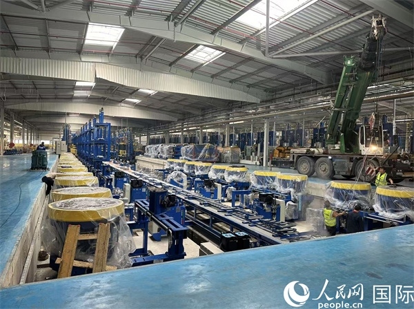 森麒麟輪胎在科技城的工廠車間。人民網(wǎng)記者 黃培昭攝