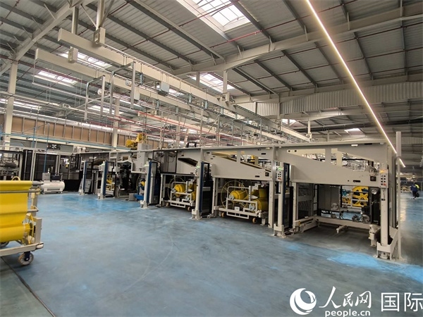 森麒麟在科技城的工廠內(nèi)部。人民網(wǎng)記者 黃培昭攝