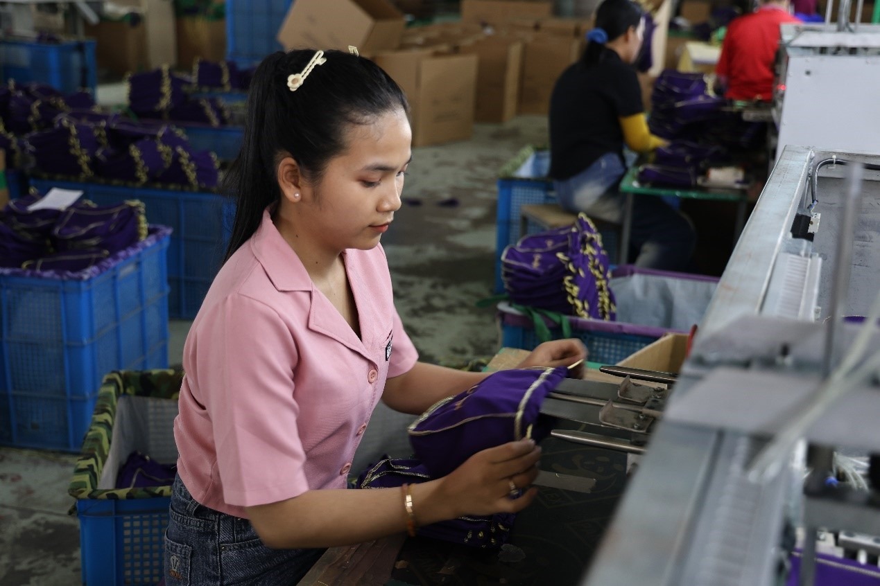 達尼在西港特區(qū)內(nèi)工作。西港特區(qū)供圖