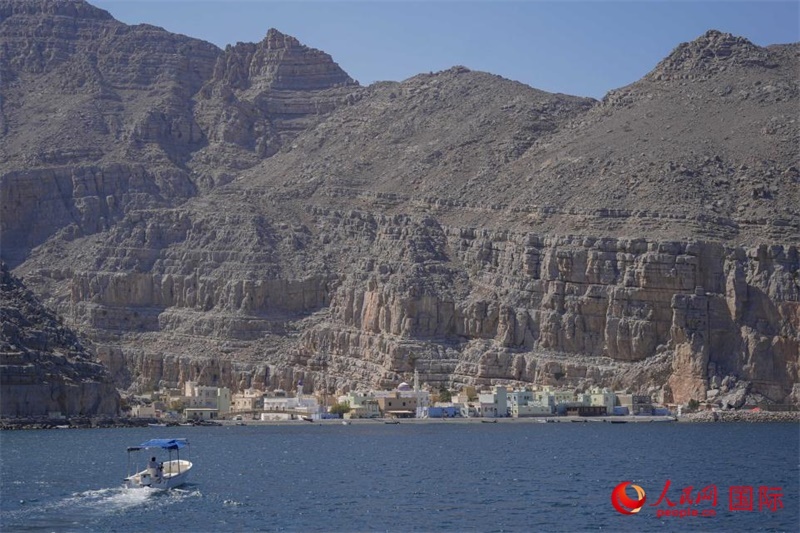 遠眺庫姆扎爾村。人民網(wǎng) 塔里克·易卜拉欣攝