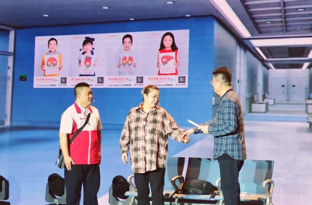 現(xiàn)場(chǎng)表演了由真實(shí)故事改編的情景劇。人民網(wǎng)記者 王子鋒攝