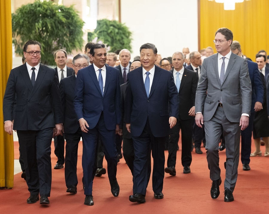 △3月28日上午，國家主席習(xí)近平在北京人民大會堂會見國際工商界代表。