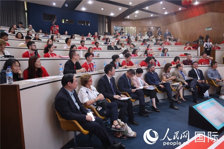 2025年“漢語(yǔ)橋”巴西賽區(qū)決賽現(xiàn)場(chǎng)。人民網(wǎng)記者 時(shí)元皓攝